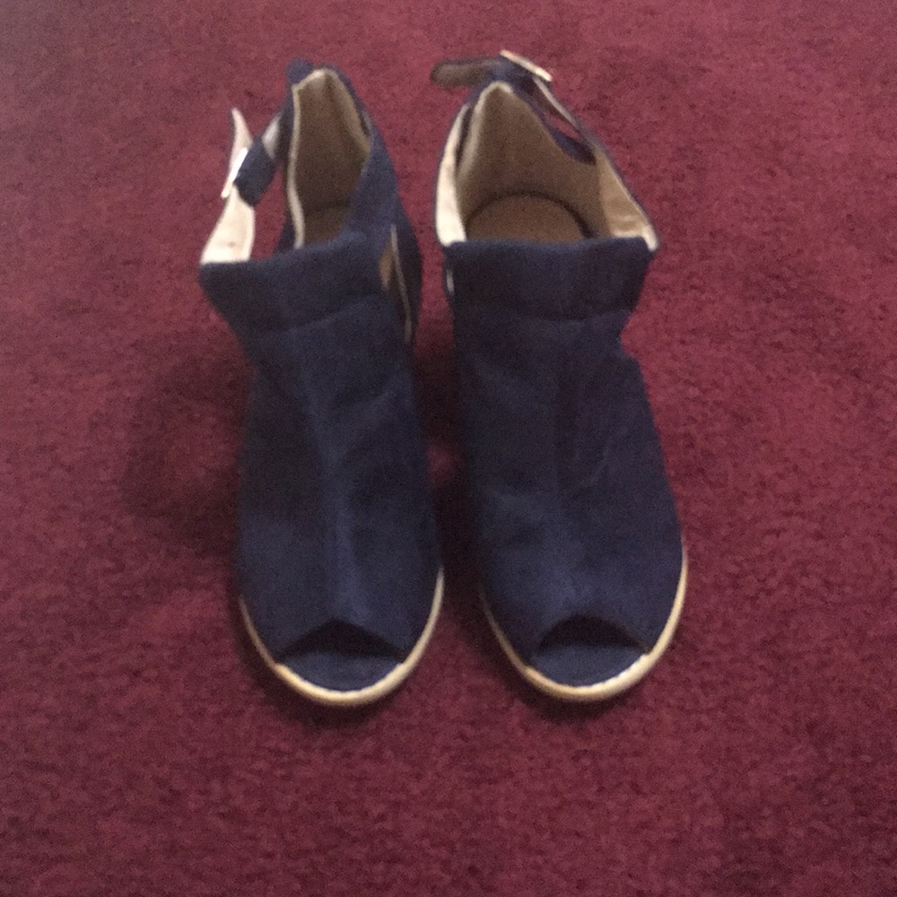 Suede blue open toe booties